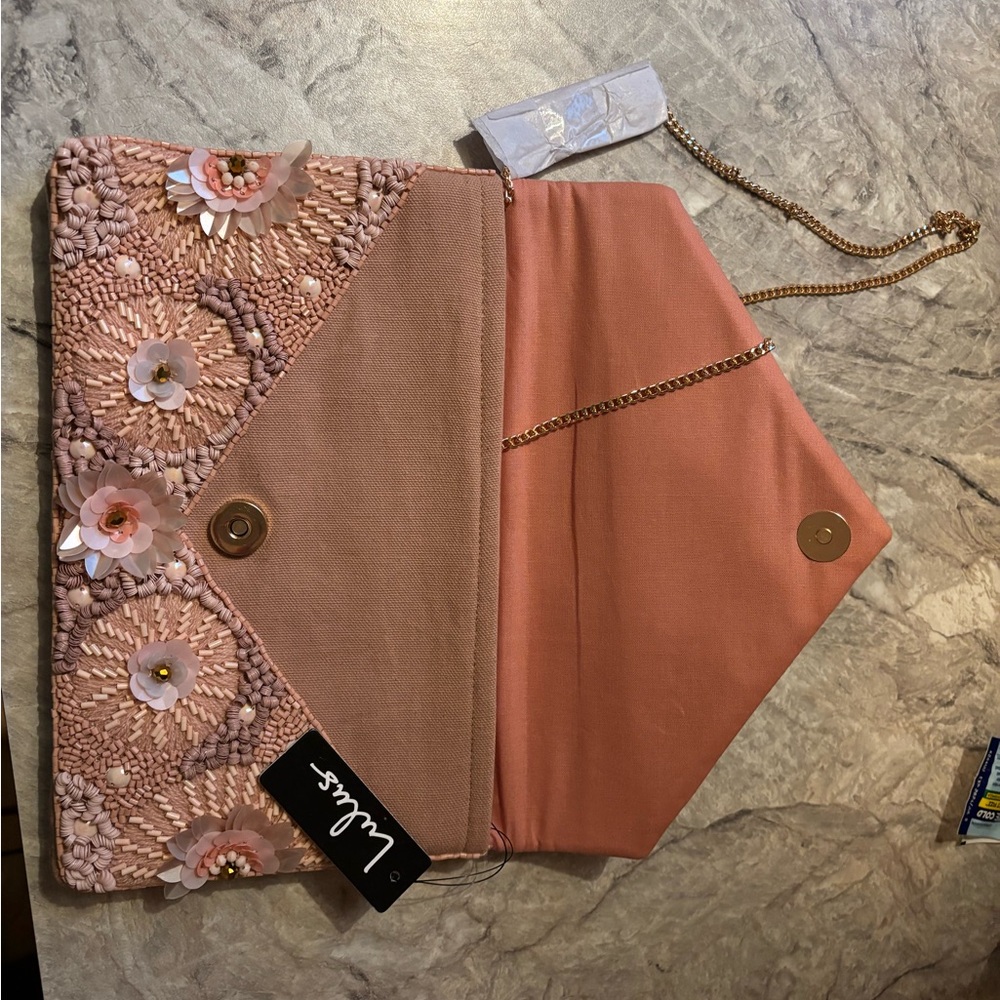 Lulu's Blush Pink Floral Clutch - Picture 7 of 8
